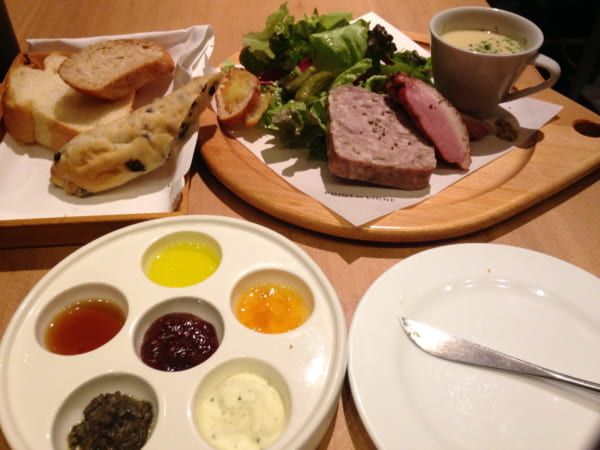 東京駅 ポワンエリーニュ 新丸ビル内の パン食べ放題ランチ のメニューやボリュームやお得感は 実食レポ まいぱん