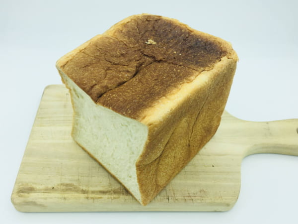 ブーランジェリーブルディガラの大阪店限定の角食パン「メイユール」