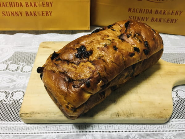 マチダベッカリーの「レーズン生食パン」