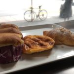 85℃ Bakery Cafe | LAダウンタウンで朝から行列のベーカリー。絶品ブリオッシュとかき混ぜ必須なコーヒーに悶絶。
